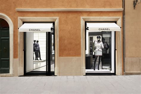 La nuova boutique Chanel a Roma è COLOSSALE 